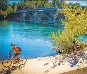  ?? Chris Flentye ?? SACRAMENTO is the safest quake refuge among the state’s big cities. Above, the Sacramento River Trail.