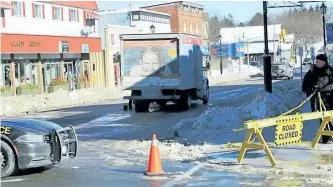  ?? JOHN CAMPBELL/METROLAND MEDIA ?? A pedestrian was killed after being struck by a vehicle on Monday morning in Campbellfo­rd.