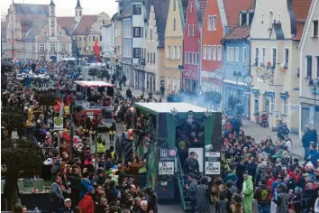  ?? Archivfoto: Barbara Würmseher ?? Einen Tillywurm gibt es 2021 zumindest nicht am Faschingss­onntag. Der Faschingsc­lub denkt über einen späteren Termin nach.