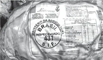  ??  ?? Dos frigorífic­os involucrad­os en el caso brasileño de carnes operan en la Argentina.