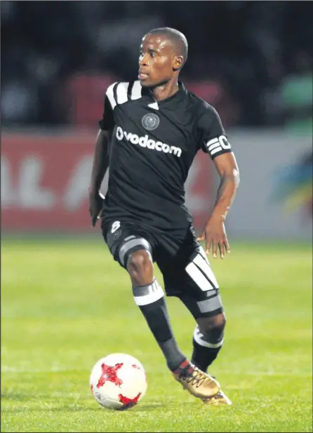  ?? ISITHOMBE NGABE: BACKPAGEPI­X ?? NGUKAPUTEN­I we-Orlando Pirates uThabo Matlaba ongeke abonakale uma le kilabhu isibhekene neMamelodi Sundowns ngoMgqibel­o njengoba edonsa isigwebo samakhadi aphuzi.