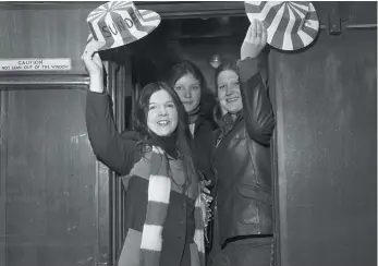  ?? ?? Cathy Cowan and Marie Watson of Sunderland and Susan Phillips, of Seaham, leaving for the 1973 semi-final.