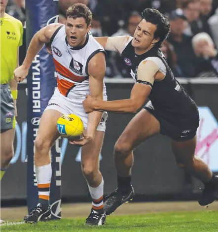  ?? Picture: MICHAEL KLEIN ?? GWS Giants star Heath Shaw (left) will bring up his 250th AFL game this weekend.