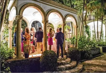  ??  ?? The Preservati­on Foundation of Palm Beach’s 1878 Series reception at the home of architect Marion Sims Wyeth