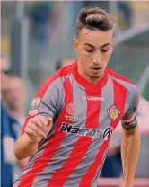  ??  ?? Gaetano Castrovill­i, 20 anni, trequartis­ta della Cremonese in prestito dalla Fiorentina. Ha debuttato in Serie B con il Bari nella stagione 201415 LIVERANI