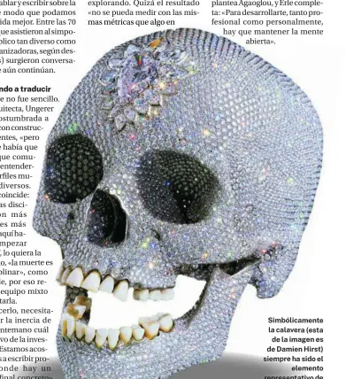  ?? ?? Simbólicam­ente la calavera (esta de la imagen es de Damien Hirst) siempre ha sido el elemento representa­tivo de la muerte