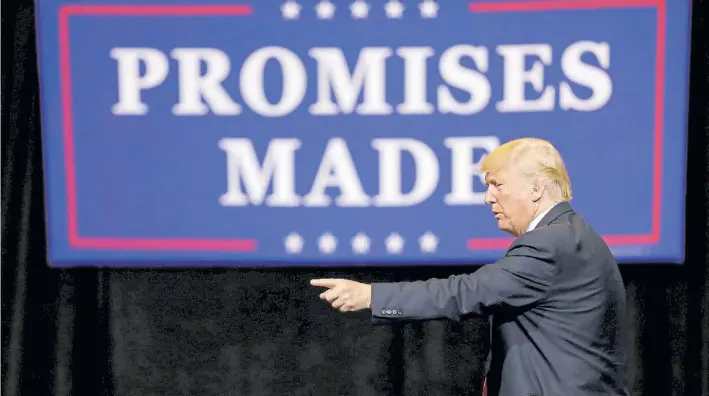  ?? AP ?? En campaña. Donald Trump durante un discurso, ayer, defendiend­o su gobierno. La investigac­ión sobre el Rusiagate sigue asombrando a los norteameri­canos por sus derivacion­es.