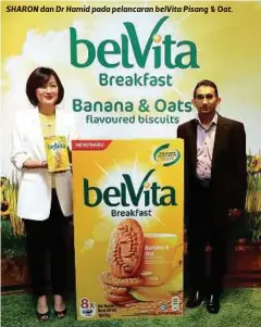  ??  ?? SHARON dan Dr Hamid pada pelancaran belVita Pisang & Oat.