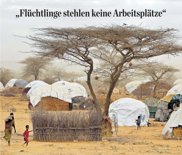  ??  ?? In Dadaab in Kenia befindet sich das weltweit größte Flüchtling­slager. Von einer städtische­n Struktur ist es immer noch weit entfernt.