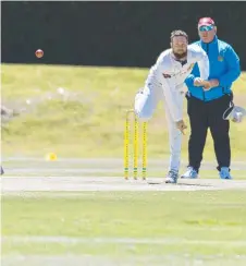  ?? Picture: Kevin Farmer ?? FLICK OF THE WRIST: Ben Smith sends one down for Northern Brothers Diggers against Metroolita­n-Easts.