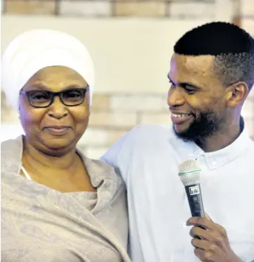  ??  ?? Making mama proud is Mangaliso Mhlongo with his mother, Rosemary Mhlongo