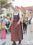  ??  ?? Petra Springer beim Festumzug