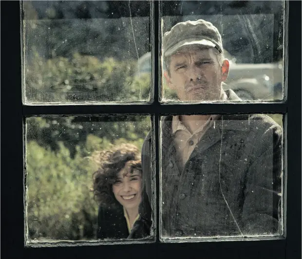  ?? MONGREL MEDIA. ?? Sally Hawkins as Maud Lewis and Ethan Hawke as Everett Lewis in the screen depiction of the Canadian folk artist’s life.