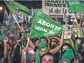  ?? GETTY ?? Miles de argentinas celebraron, el 30 de diciembre de 2020, la legalizaci­ón del aborto. /