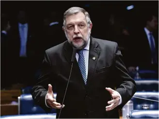  ?? Jefferson Rudy/Agência Senado ?? “Queremos ouvir todos os envolvidos para chegar a uma reflexão profunda”, disse Arns à FOLHA