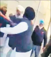  ?? SAMEER SEHGAL/HT ?? A CCTV footage of Congress leader Nishan Singh Rani Walah slapping a man at Sarhali village in Amritsar on Friday.