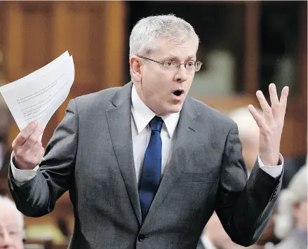  ?? SEAN KILPATRICK / THE CANADIAN PRESS ?? NDP leadership hopeful MP Charlie Angus make a point in the House of Commons.