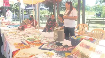  ??  ?? Diferentes productos fueron expuestos en la muestra realizada ayer en Ayolas.