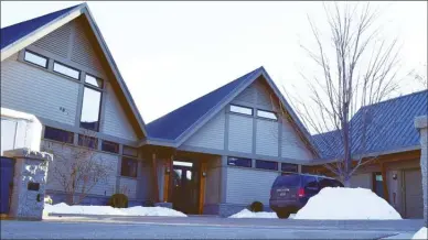  ?? JOE FRIES/Penticton Herald ?? This waterfront home in Trout Creek is the most valuable in the South Okanagan, but barely cracked the top 50 for the region.