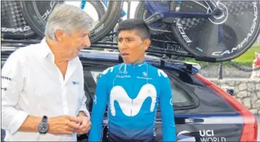  ??  ?? CONSEJOS. Eusebio Unzué y Nairo Quintana hablaron durante el reconocimi­ento de la crono.