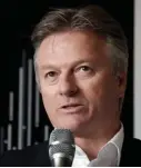  ??  ?? NEW DELHI: Australian former cricket captain Steve Waugh speaks at a press conference in New Delhi yesterday. Waugh said embattled Australian skipper Steve Smith would “probably be embarrasse­d” after being accused of cheating in the second Test against...