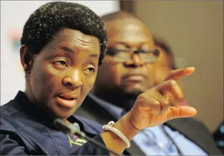  ?? Picture: DAVID RITCHIE ?? UNDER FIRE: Bathabile Dlamini, left, with Thokozani Magwaza.