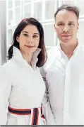  ??  ?? Dr. Monika Sulovsky und
Dr. Daniel S. Müller, MBA bieten persönlich­e Beratung auf höchstem medizinisc­hen Niveau.