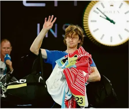  ?? Foto: David Gray/afp ?? Der russische Tennisprof­i Andrey Rublev bekommt vom Bann russischer Athleten nichts zu spüren. Kehren bald alle Landsleute zurück auf die Sportbühne?