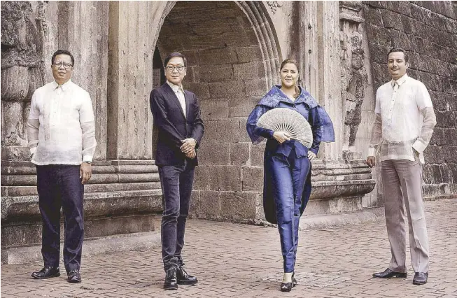  ??  ?? Taga-balik ng saya: Manila fifth district representa­tive Cristal Bagatsing (third from left) with Intramuros administra­tor Atty. Guiller Asido, fashion designer and project mentor Jojie Lloren and National Museum director Jeremy Barnes