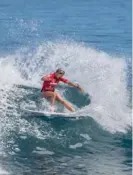  ?? WORLD SURF LEAGUE ?? Leilani voló ayer sobre las olas salvadoreñ­as.
