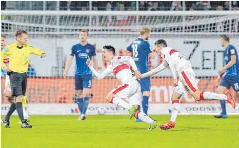  ?? FOTO: IMAGO ?? Und da liegt der Ball im Tor: Josip Brekalo dreht nach seinem wundervoll­en Treffer zum 2:1 gegen Heidenheim jubelnd ab. Anto Grgic folgt.