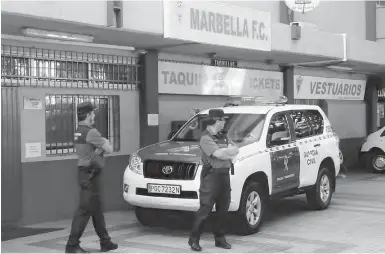  ?? Foto: Dietmar Förster ?? In Marbella wurden die Büros des Marbella F.C. im Stadiongeb­äude durchsucht.