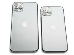  ?? Jim Wilson / New York Times ?? The Apple iPhone 11 Pro, right, and iPhone 11 Pro Max are now available. But are the improvemen­ts worth the price?