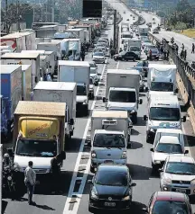  ?? FELIPE RAU/ESTADÃO-23/5/2018 ?? Reticente. Para motoristas, momento é de pouca carga