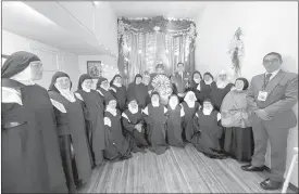 ?? ?? Monseñor agradeció a las Madres carmelitas, custodias de la Imagen del Niño Viajero.