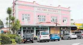  ?? Photo / David Haxton ?? Holtom's Buildings with a splash of pink.