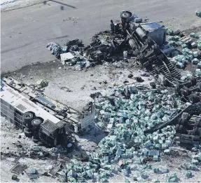  ?? JONATHAN HAYWARD / THE CANADIAN PRESS FILES ?? The bus in the Humboldt Broncos crash had seatbelts but the passengers were not wearing them, according to a CBC report, even though Saskatchew­an law requires it.