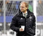 ?? TED S. WARREN / ASSOCIATED PRESS ?? Seattle Sounders coach Brian Schmetzerw­ants to be part of the fifirst teamto repeat asMLS champions since the LAGalaxy in 2011-12.