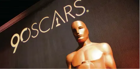  ?? Foto: Danny Moloshok, dpa ?? Auf diese Figur schaut die Filmwelt: die Oscar Statue, Symbol der bedeutends­ten Auszeichnu­ng Hollywoods.