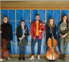  ??  ?? Scottish Symphony Orchestra musicians school pupils