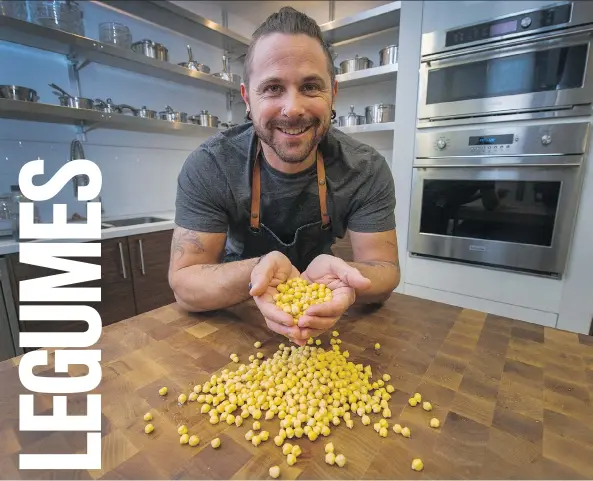  ?? ARLEN REDEKOP/VANCOUVER SUN ?? Chef Jonathan Chovancek demonstrat­es how to prepare dishes of healthy, delicious and affordable legumes.