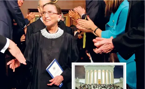  ??  ?? Chi era
Ruth Bader Ginsburg era nata a Brooklyn il 15 marzo 1933, da genitori di origine ebrea. Nominata da Jimmy Carter nel 1980 alla Corte d’Appello di Washington, nel 1993, scelta da Bill Clinton, diventò la seconda giudice donna della Corte Suprema, restando in carica 27 anni