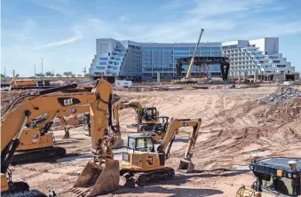  ?? PHOTOS BY JOEL ANGEL JUAREZ/THE REPUBLIC ?? Work continues on VAI Resort in Glendale on March 27.