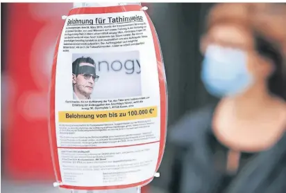  ?? FOTO: DAVID YOUNG/ DPA ?? Mit einer hohen Belohnung und einer Plakatakti­on beteiligte sich auch das Unternehme­n Innogy selbst an der Tätersuche.