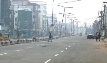  ??  ?? Empty Oba Akran road, Ikeja on Saturday. PHOTO: AYODELE ADENIRAN