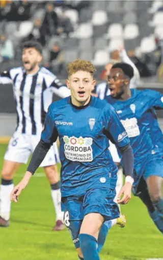  ?? // LOF ?? Simo celebra su gol ante el Badajoz