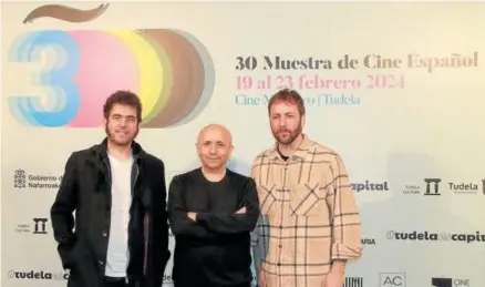  ?? ?? Javier Macipe, director de ‘La estrella azul’, Pepe Lorente, actor protagonis­ta y Luis Alegre.
