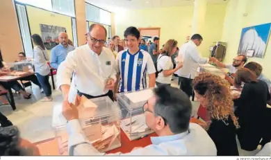  ?? ALBERTO DOMÍNGUEZ ?? Imagen de archivo de un colegio electoral en las elecciones de 2019 en Huelva.