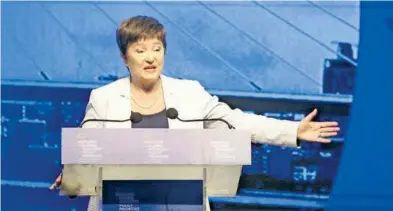  ?? ?? Georgieva reconoció a las economías por esquivar la estanflaci­ón
LEGNAN KOULA/EFE