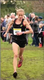  ??  ?? ■ Shaftesbur­y & Barnet Harriers’s Rachel Felton was the first woman home in 42:09